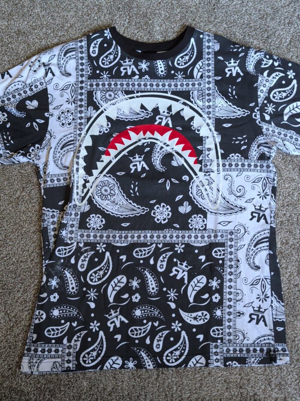 Red Ape Mens XL Black/White/Red AOP Bandana Paisley/Crowns Short Sleeve Tee